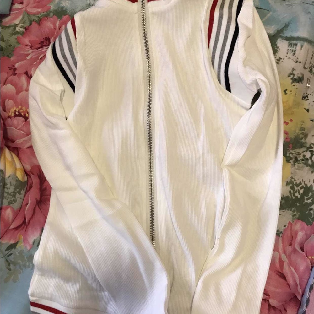 Lovely Jacket - Picture 3 of 5